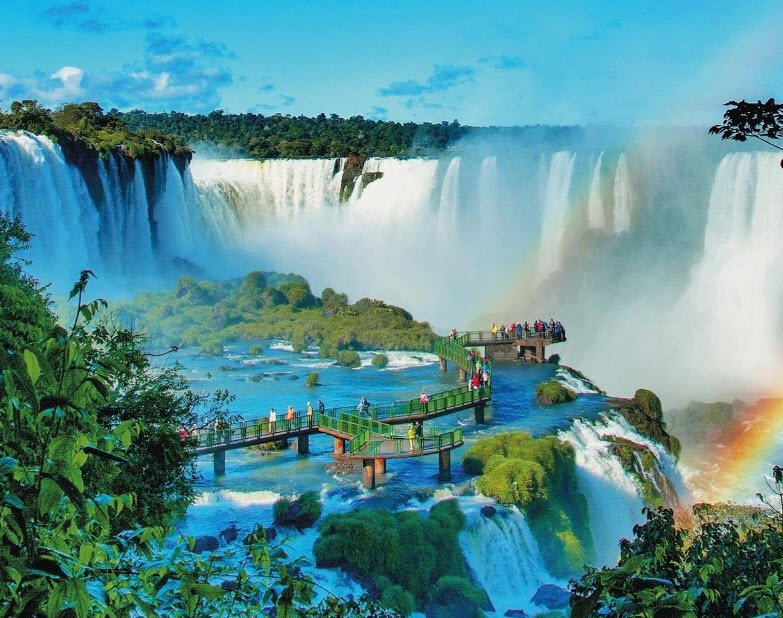 Iguazu Falls (Cataratas do Iguaçu), Paraná (border with Argentina), Brazil